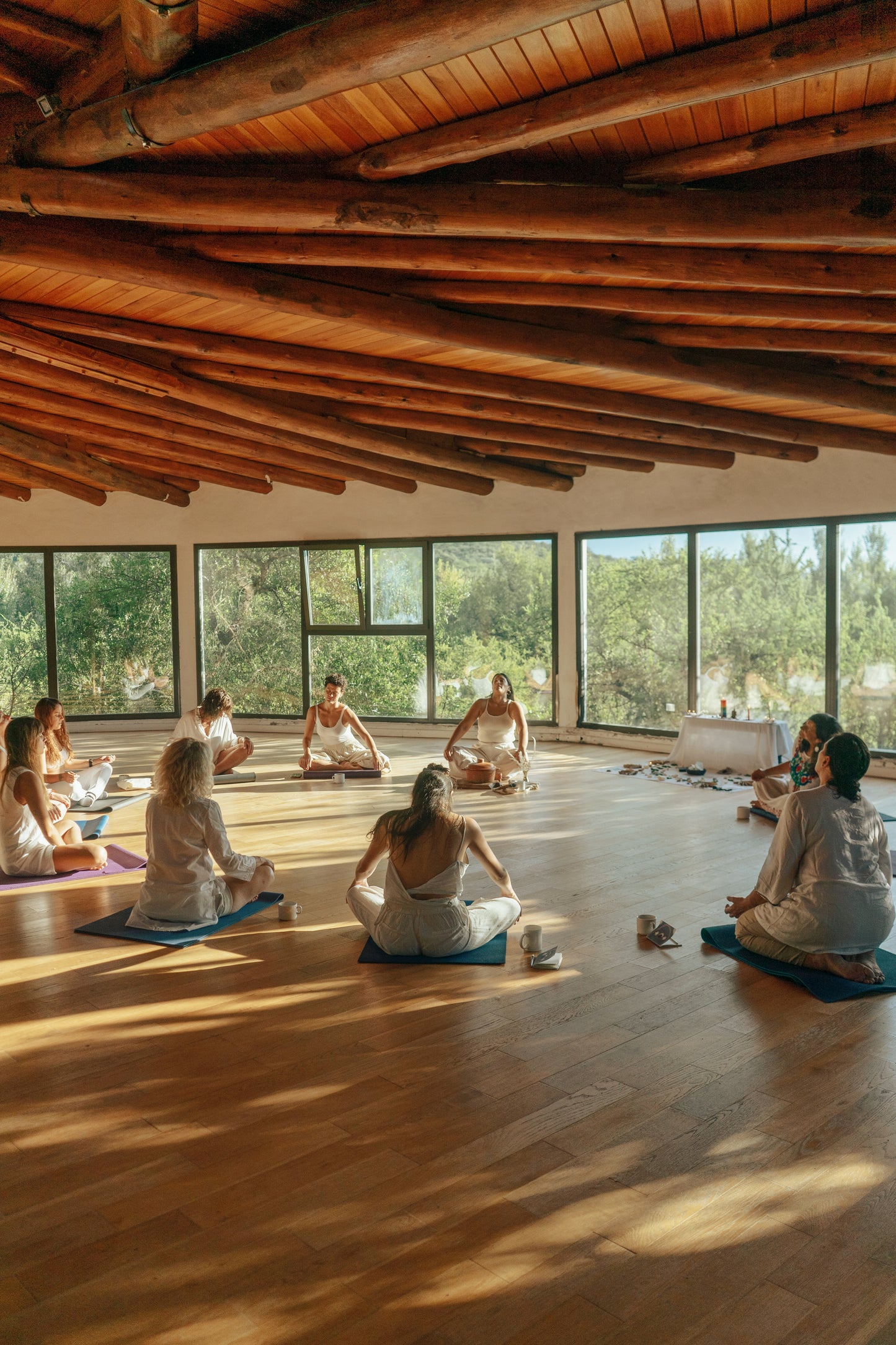 YOGA, ART & BRUNCH - Sólo Mujeres | Sábado 8 Marzo